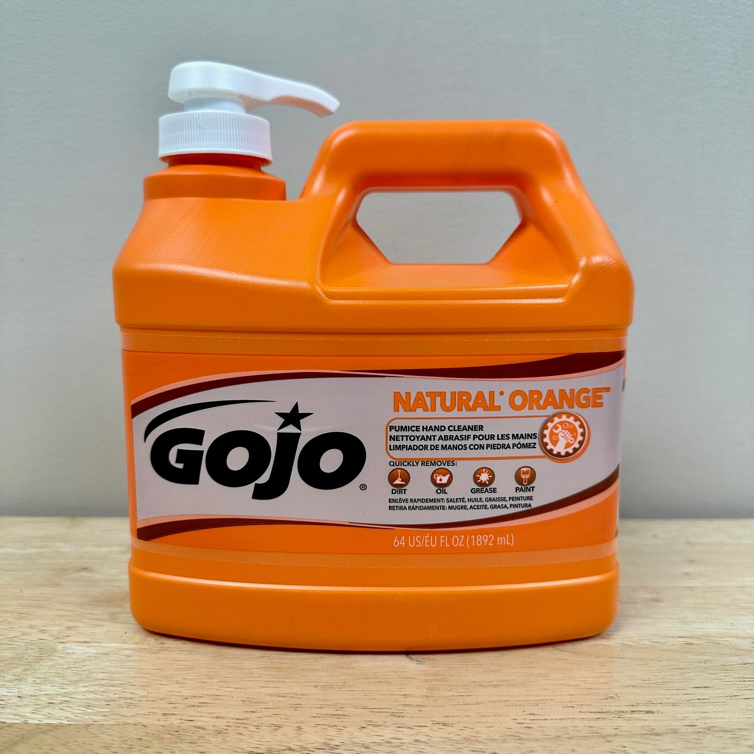 GOJO Hand Cleaner Orange W Pumice 1 2 GAL W. Pump